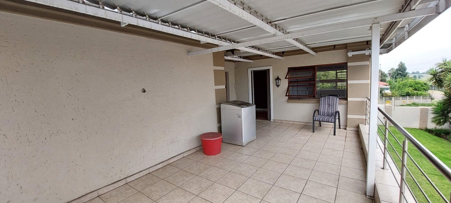 5 Bedroom Property for Sale in Verwoerdpark Gauteng