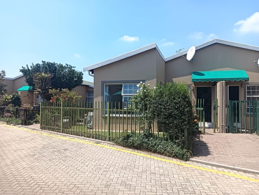 2 Bedroom Property for Sale in Meyersdal Gauteng