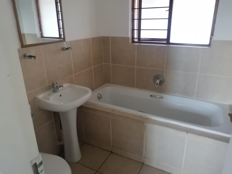 1 Bedroom Property for Sale in Hesteapark Gauteng
