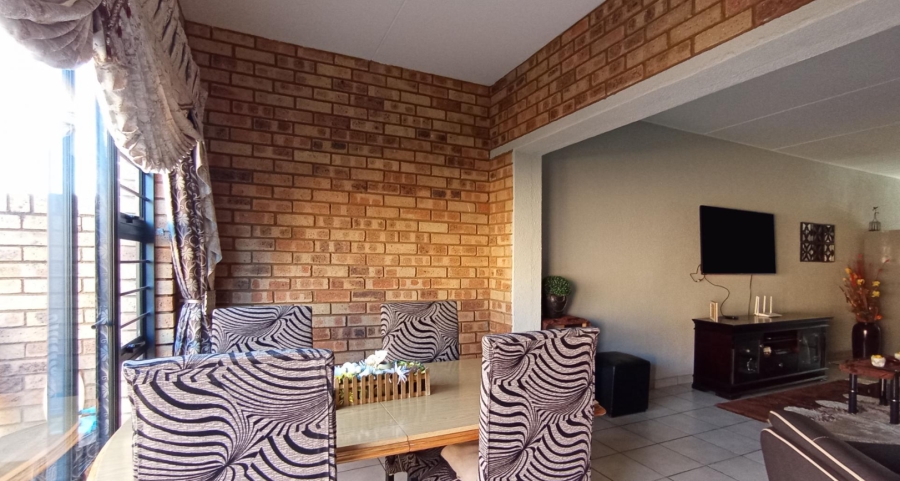 3 Bedroom Property for Sale in Klippoortje Gauteng