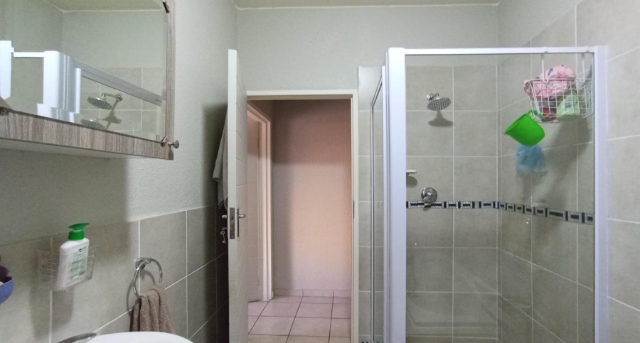 3 Bedroom Property for Sale in Klippoortje Gauteng