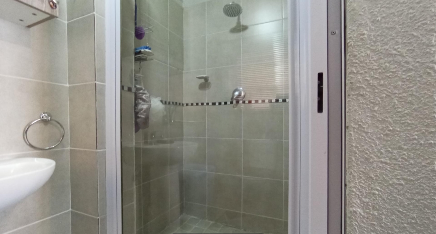 3 Bedroom Property for Sale in Klippoortje Gauteng