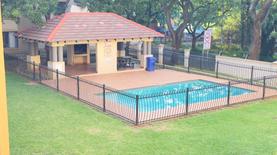 1 Bedroom Property for Sale in Nieuw Muckleneuk Gauteng