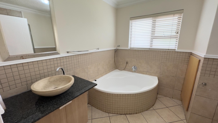 1 Bedroom Property for Sale in Nieuw Muckleneuk Gauteng