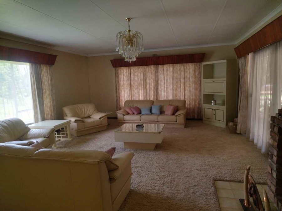 11 Bedroom Property for Sale in Mnandi A H Gauteng