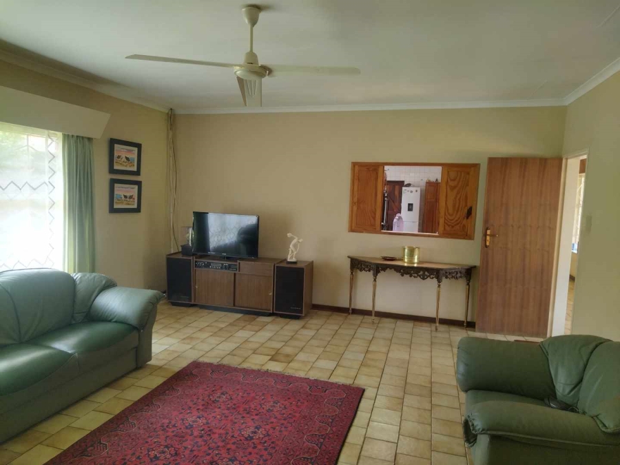 11 Bedroom Property for Sale in Mnandi A H Gauteng