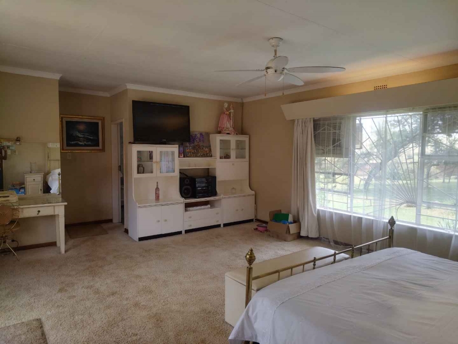 11 Bedroom Property for Sale in Mnandi A H Gauteng