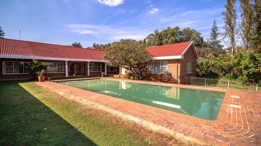 11 Bedroom Property for Sale in Mnandi A H Gauteng