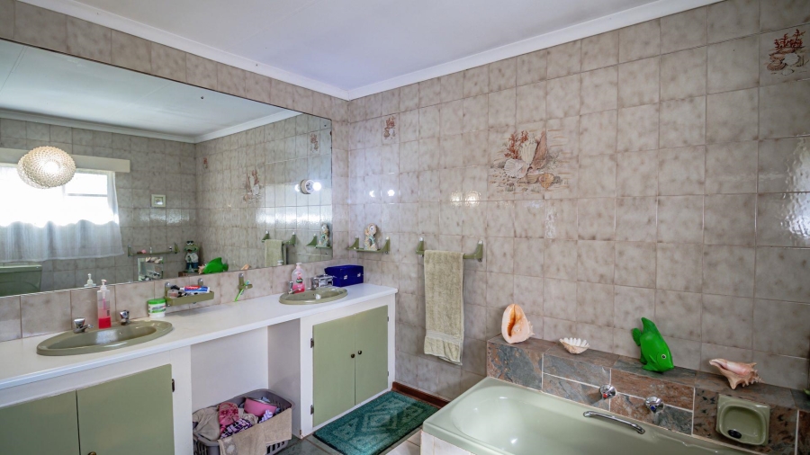 11 Bedroom Property for Sale in Mnandi A H Gauteng