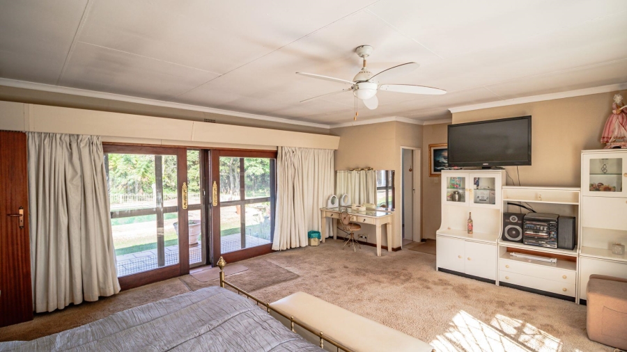 11 Bedroom Property for Sale in Mnandi A H Gauteng