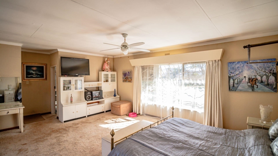 11 Bedroom Property for Sale in Mnandi A H Gauteng