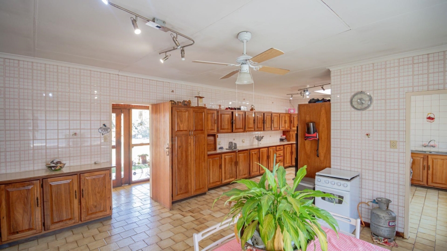11 Bedroom Property for Sale in Mnandi A H Gauteng