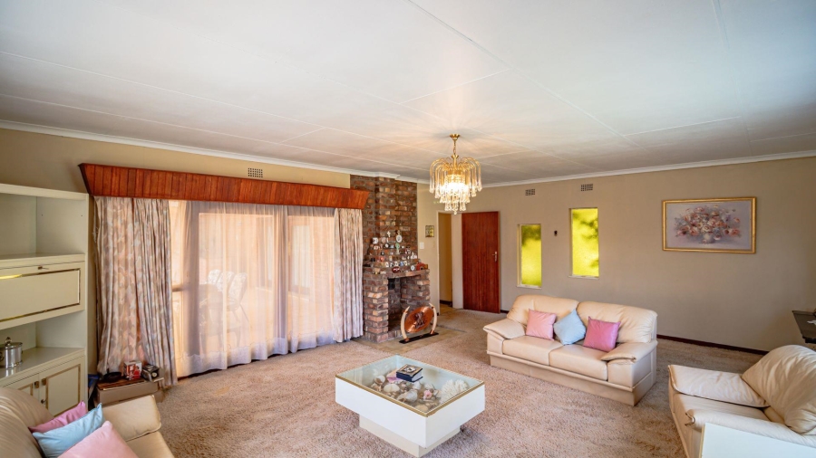 11 Bedroom Property for Sale in Mnandi A H Gauteng