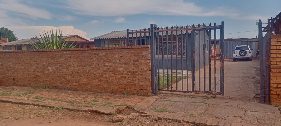 2 Bedroom Property for Sale in Mamelodi West Gauteng