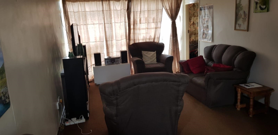 2 Bedroom Property for Sale in Rhodesfield Gauteng