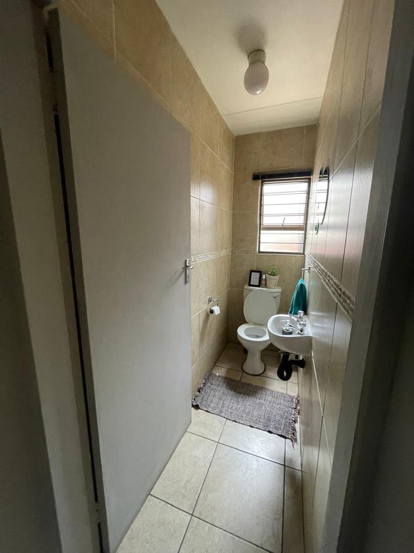2 Bedroom Property for Sale in Krugersdorp Gauteng
