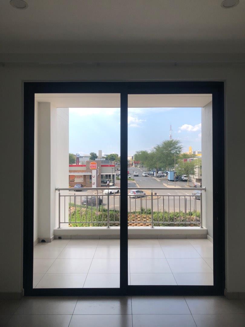 To Let 2 Bedroom Property for Rent in Greenstone Hill Gauteng