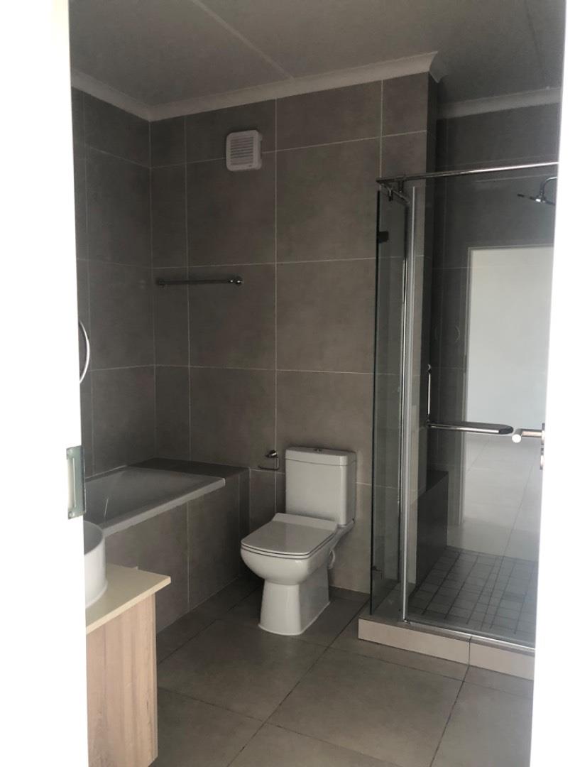 To Let 2 Bedroom Property for Rent in Greenstone Hill Gauteng
