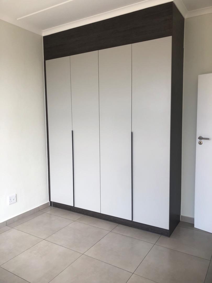 To Let 2 Bedroom Property for Rent in Greenstone Hill Gauteng