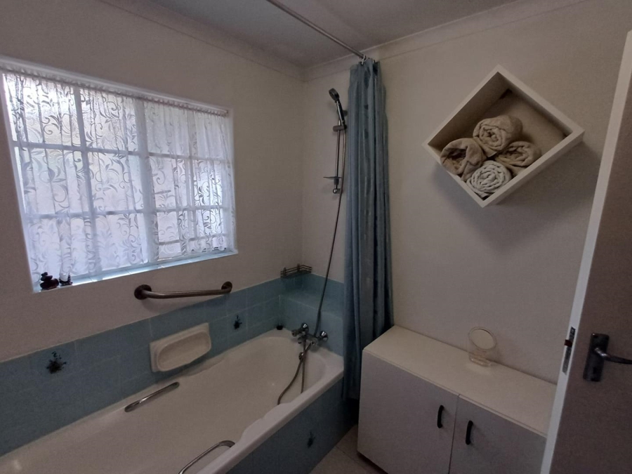 To Let 2 Bedroom Property for Rent in Bromhof Gauteng