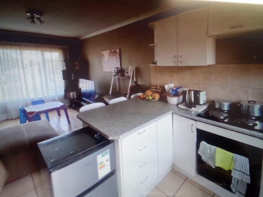 2 Bedroom Property for Sale in Heuwelsig Estate Gauteng