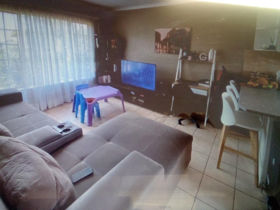 2 Bedroom Property for Sale in Heuwelsig Estate Gauteng