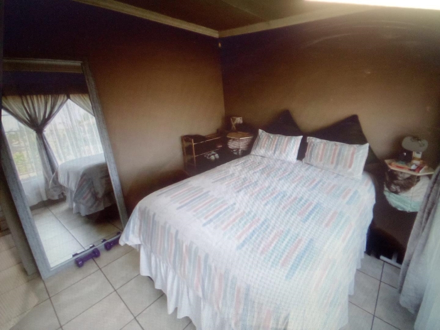 2 Bedroom Property for Sale in Heuwelsig Estate Gauteng