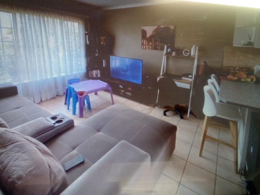 2 Bedroom Property for Sale in Heuwelsig Estate Gauteng