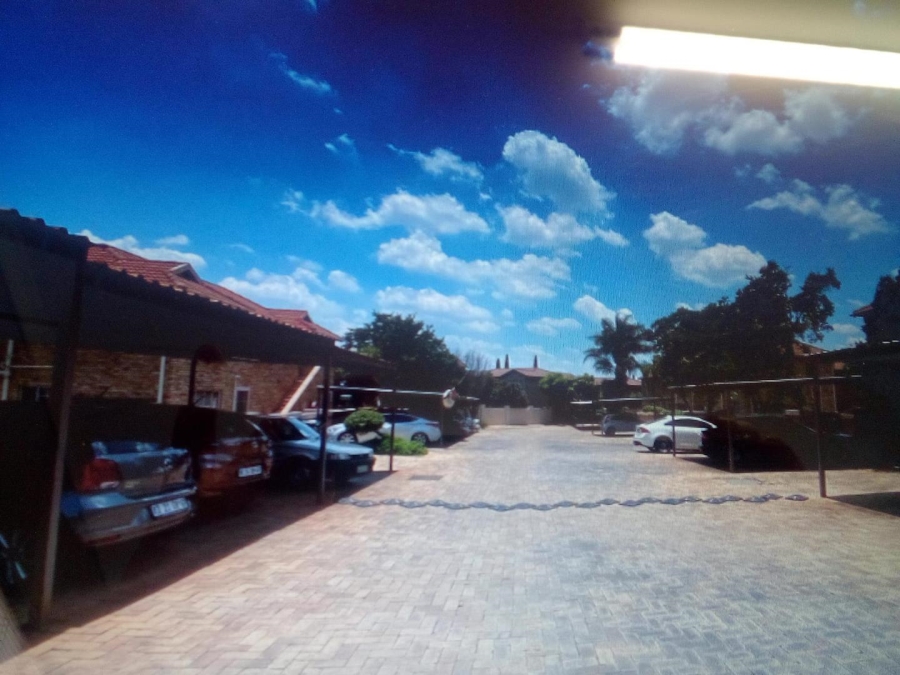 2 Bedroom Property for Sale in Heuwelsig Estate Gauteng