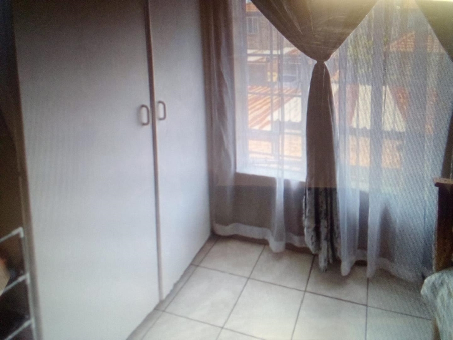 2 Bedroom Property for Sale in Heuwelsig Estate Gauteng
