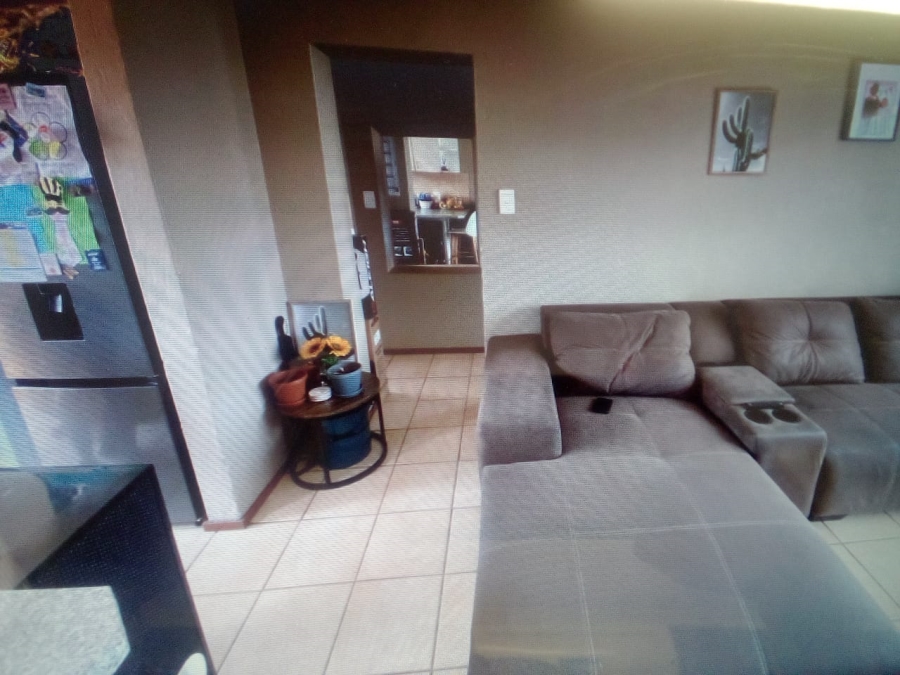 2 Bedroom Property for Sale in Heuwelsig Estate Gauteng