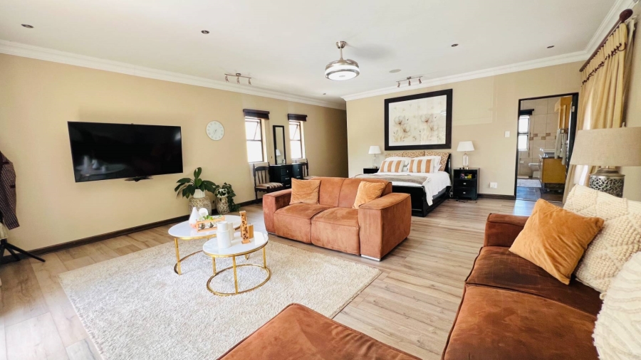 To Let 5 Bedroom Property for Rent in Midstream Estate Gauteng