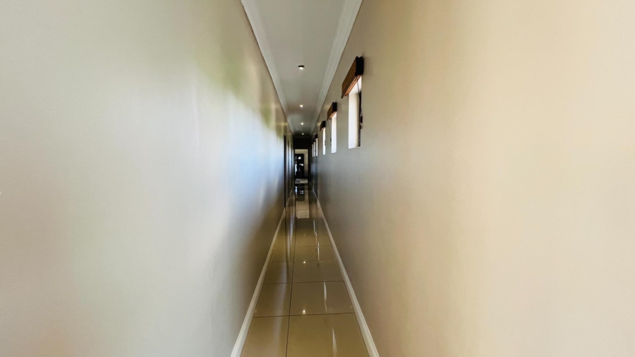 To Let 5 Bedroom Property for Rent in Midstream Estate Gauteng