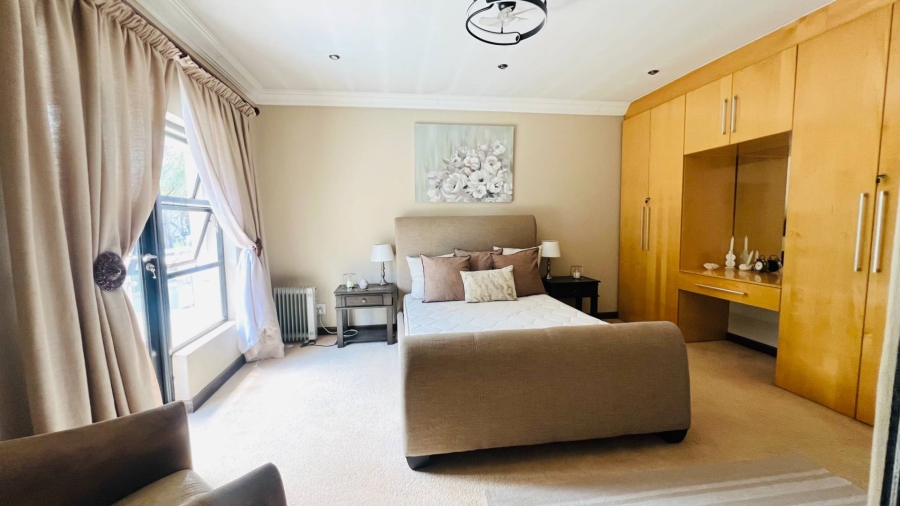 To Let 5 Bedroom Property for Rent in Midstream Estate Gauteng