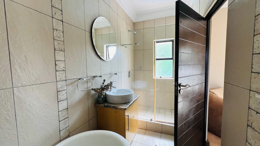 To Let 5 Bedroom Property for Rent in Midstream Estate Gauteng