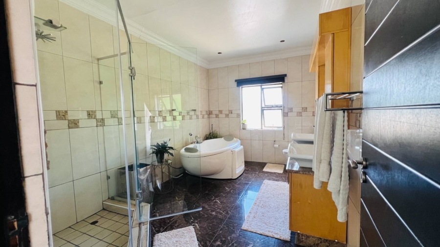 To Let 5 Bedroom Property for Rent in Midstream Estate Gauteng