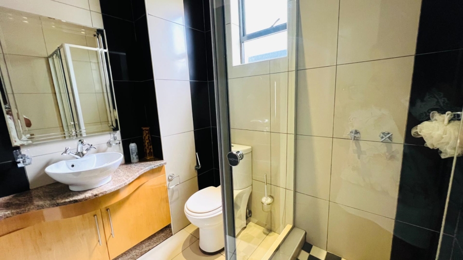 To Let 5 Bedroom Property for Rent in Midstream Estate Gauteng