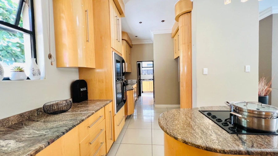 To Let 5 Bedroom Property for Rent in Midstream Estate Gauteng