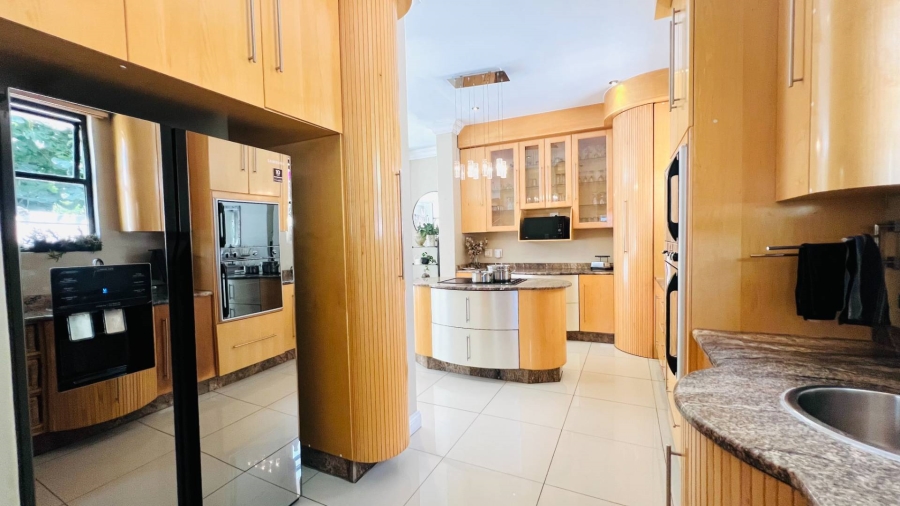 To Let 5 Bedroom Property for Rent in Midstream Estate Gauteng