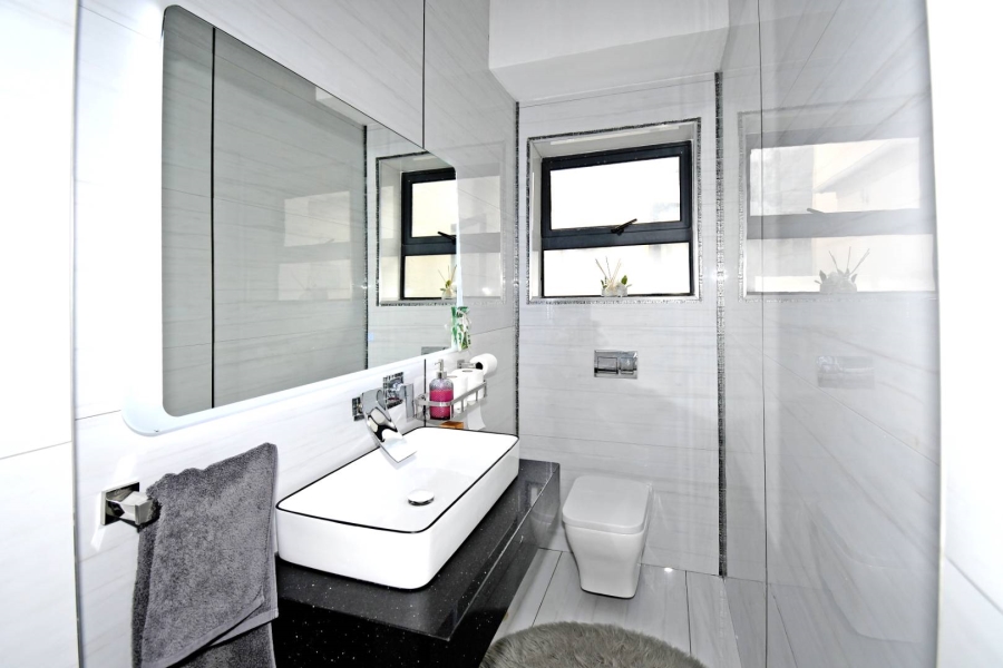 4 Bedroom Property for Sale in Blue Valley Golf Estate Gauteng