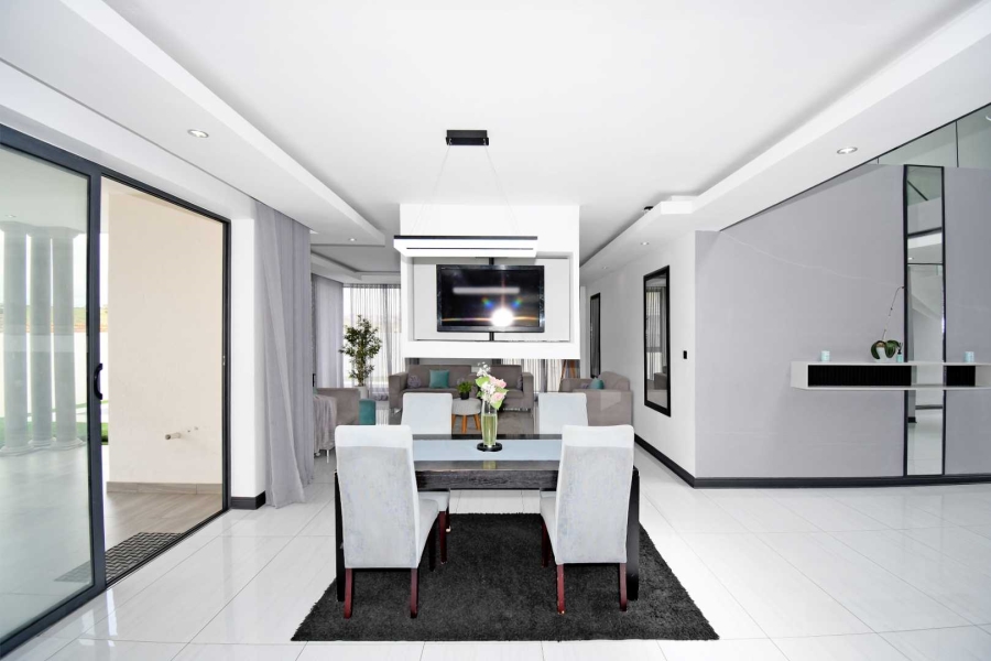 4 Bedroom Property for Sale in Blue Valley Golf Estate Gauteng