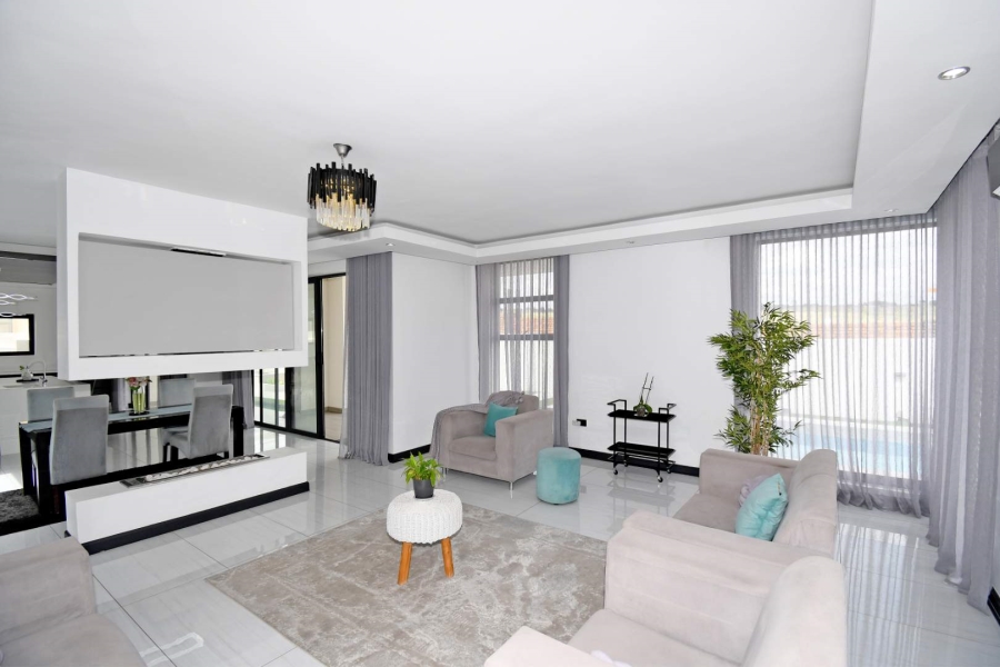 4 Bedroom Property for Sale in Blue Valley Golf Estate Gauteng