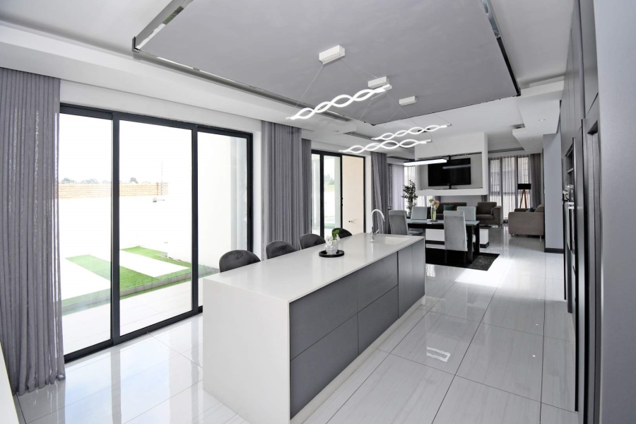 4 Bedroom Property for Sale in Blue Valley Golf Estate Gauteng