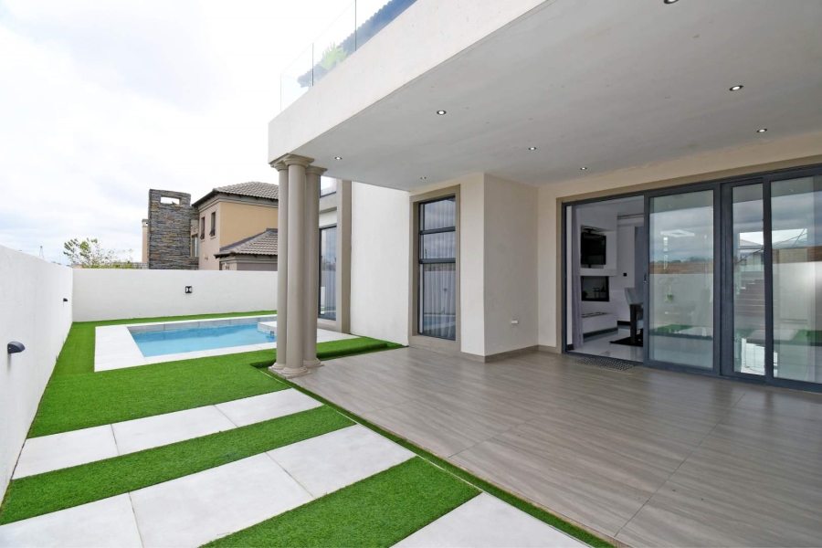 4 Bedroom Property for Sale in Blue Valley Golf Estate Gauteng