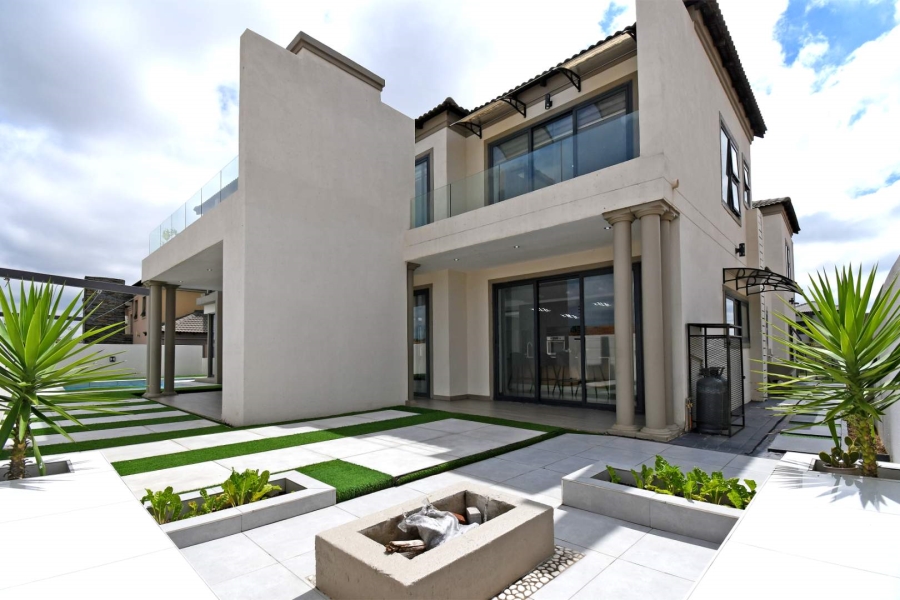 4 Bedroom Property for Sale in Blue Valley Golf Estate Gauteng