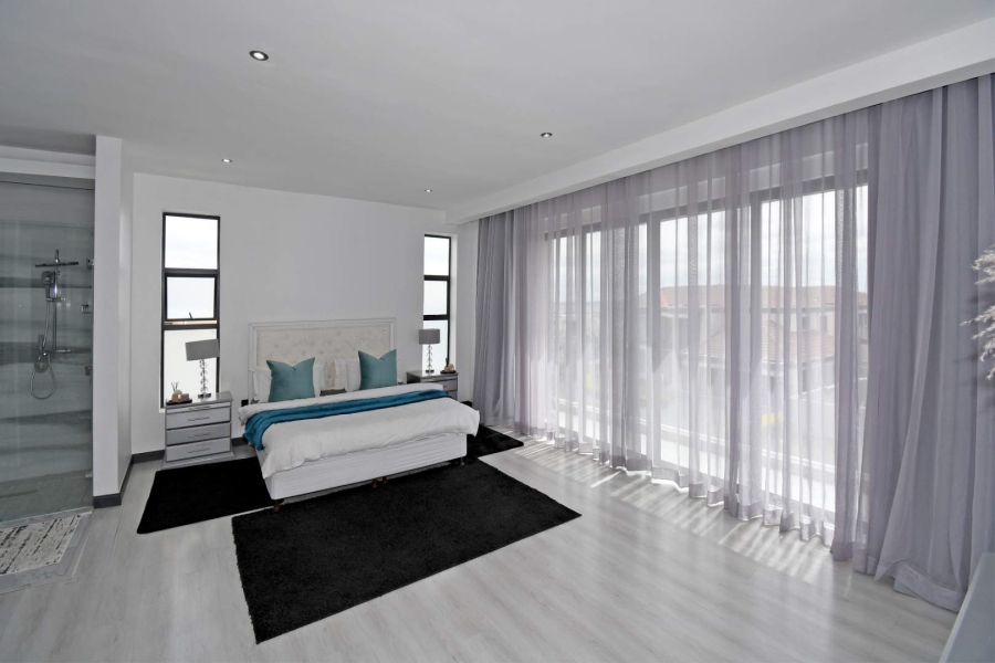 4 Bedroom Property for Sale in Blue Valley Golf Estate Gauteng