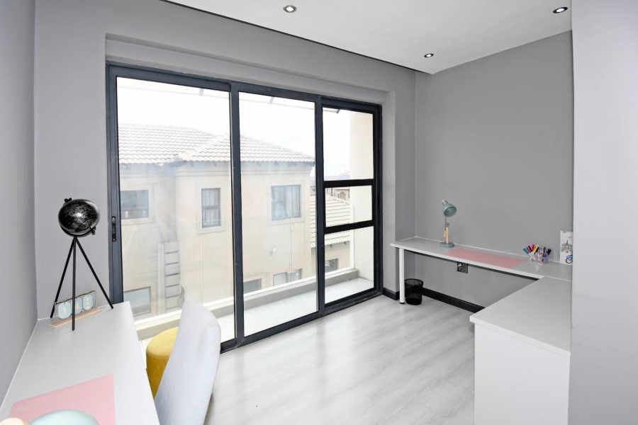 4 Bedroom Property for Sale in Blue Valley Golf Estate Gauteng