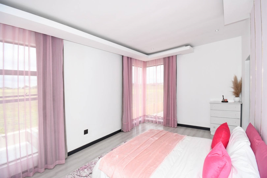 4 Bedroom Property for Sale in Blue Valley Golf Estate Gauteng