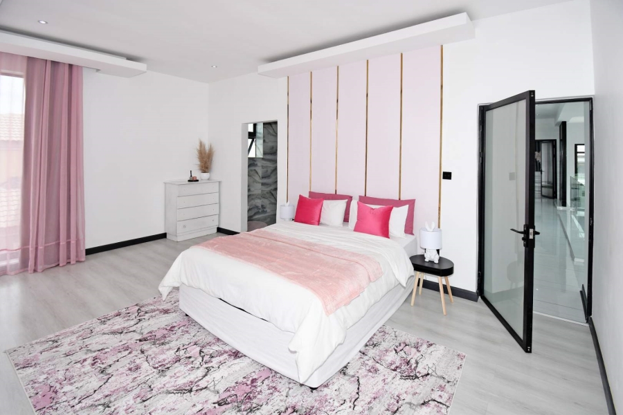 4 Bedroom Property for Sale in Blue Valley Golf Estate Gauteng