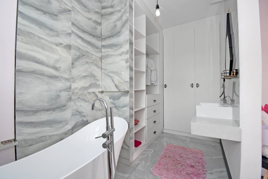 4 Bedroom Property for Sale in Blue Valley Golf Estate Gauteng